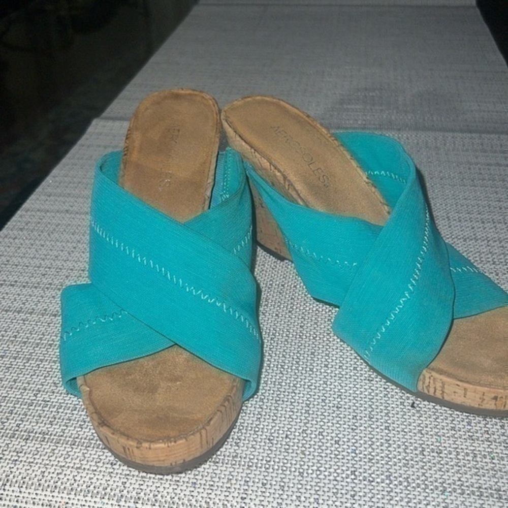 AEROSOLS TIFFANY GREEN (Teal)platforms sandals size8.5